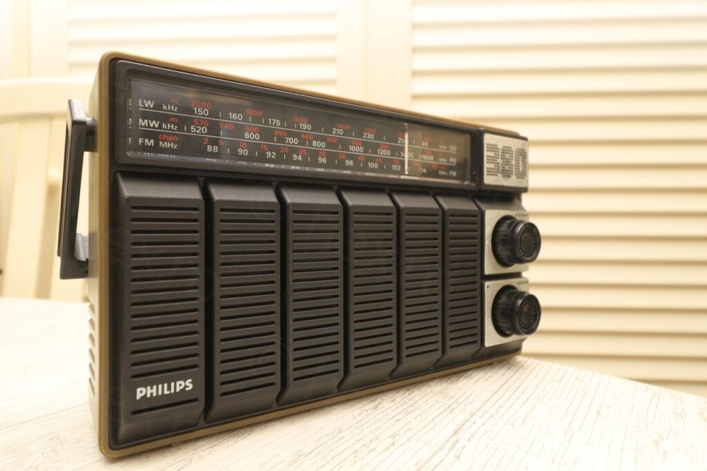 Philips 90AL380 Radio – Restoration – and thus goes by another day